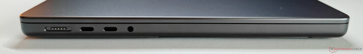 Left: MagSafe, 2x USB-C 4.0 with Thunderbolt 4 (40 Gbit/s, DisplayPort ALT mode, Power Delivery), 3.5 mm audio