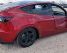 The 2026 Model Y has already been in a major accident without damage to the passenger cage. (Image source: Copart)