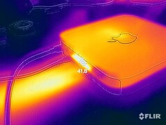 Surface temperatures stress test after 1 hour: maximum ~42 °C at the air vent