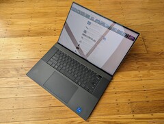Dell knocks 32% off the list price of the 4K model of the XPS 17 with Core i9 and RTX 4080 (Image: Allen Ngo)