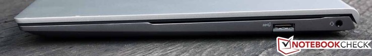 Fold-open USB 3.2 Gen 1 port, headphones
