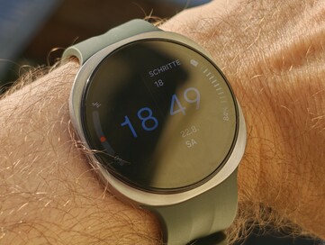 Galaxy Watch9 in direct sunlight