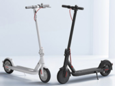 The Mijia Electric Scooter 3 Youth Edition weighs about 29 lbs (13 kg). (Image source: Xiaomi)