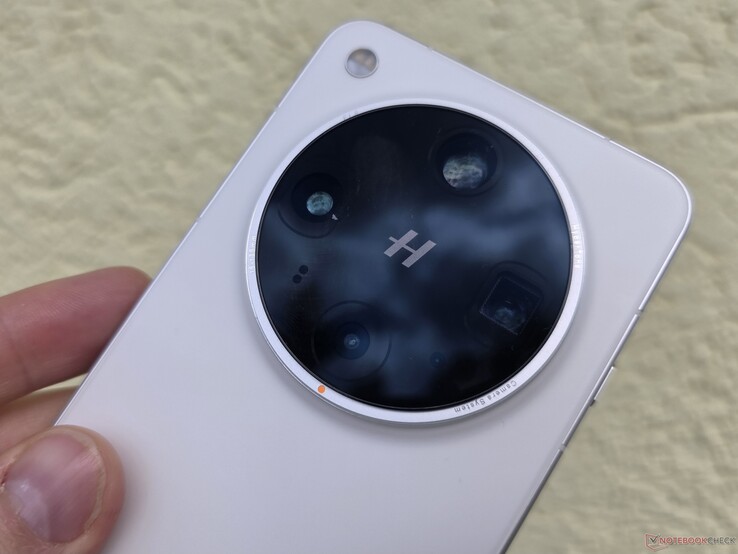 Oppo Find X8 Ultra smartphone review (image source: Marcus Herbrich)