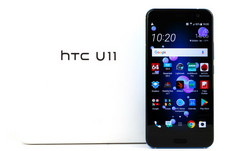 The HTC U11.