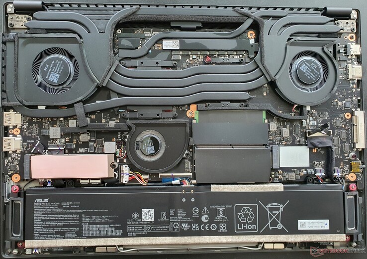 Inside of the Asus ROG Flow x16