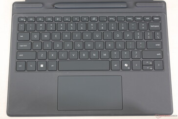 Identical key layout as on the Latitude 7320 Detachable keyboard. Two-level white backlight comes standard