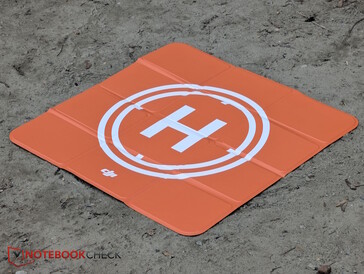 A stylish foldable helipad is included