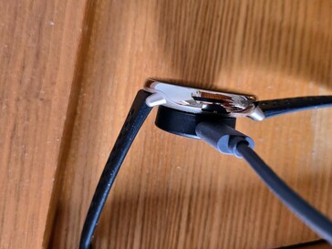 Amazfit Active2: Charging