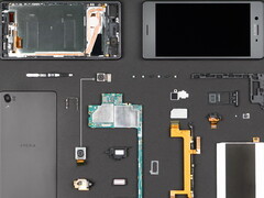 Sony Xperia X gets a detailed teardown
