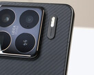 It seems the Xiaomi 15S Pro's Xring O1 is on par with the Xiaomi 15 Pro's Snapdragon 8 Elite on AnTuTu. Pictured: the new phone. (Image source: Lu Weibing)