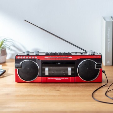 The Sanwa multifunction boombox has an extendable antenna and internal rod antenna to receive FM and AM radio broadcasts. (Image source: Sanwa Supply)