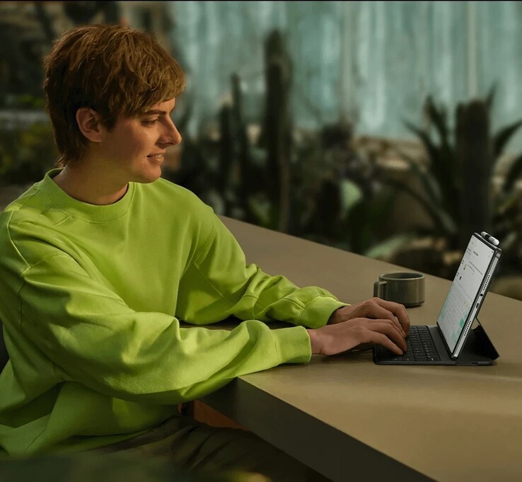 The Redmi Pad Pro 5G is compatible with Xiaomi's optional keyboard and stylus accessories. (Image source: Xiaomi)