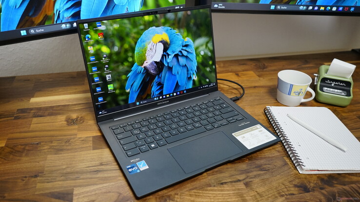 Asus Zenbook 14X UX3404V with colorful OLED display