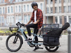 The Decathlon Electric Cargo Bike R500 is discounted in the UK and France. (Image source: Decathlon)