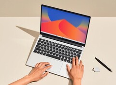 The Framework Laptop 13 is finally available with a 120 Hz display. (Image: Framework)