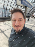 Portrait using the Magic V3's front-facing camera