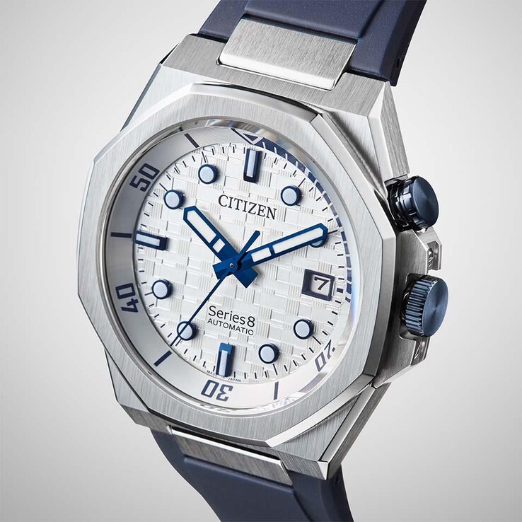 The dial features a textured Japanese checkerboard pattern