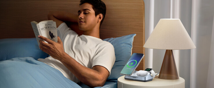 The Ugreen new MagFlow 3-in-1 Magnetic Wireless Charger. (Image source: Ugreen)