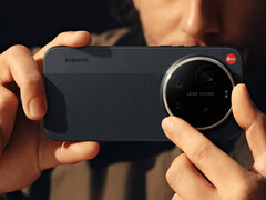 The Xiaomi 17 Ultra special Leica Edition starts at around $1,138 in China. Pictured: the zoom ring in action. (Image source: Xiaomi)