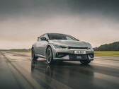 800V EVs like the EV6 won't be a majority any time soon (image: KIA)