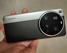 The Xiaomi 15 Ultra has an even bigger camera housing than its predecessor. (Image source: Weibo)