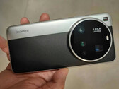 The Xiaomi 15 Ultra has an even bigger camera housing than its predecessor. (Image source: Weibo)