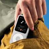 Fosi Audio adopts the design of an Apple iPod Nano.