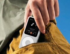 Fosi Audio adopts the design of an Apple iPod Nano.