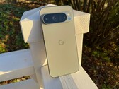 This is a great opportunity to score Google's last year's flagship hardware at its best price yet. (Image source: Manuel Masiero / Notebookcheck)