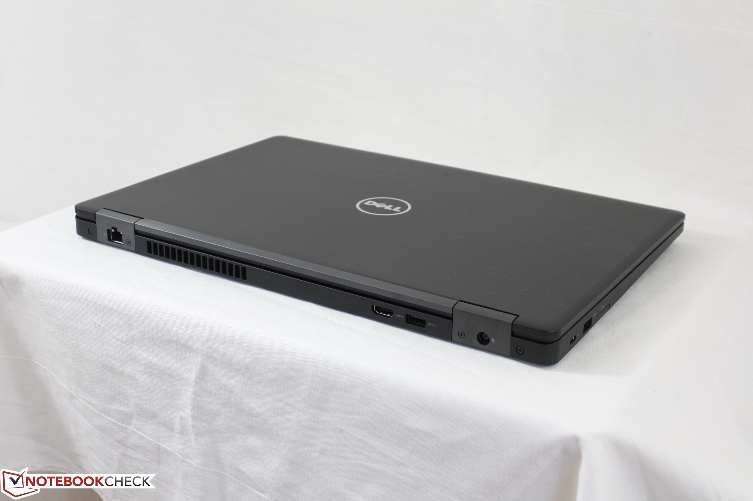 Dell Precision 3520 (i7-7820HQ, M620M) Workstation Review 