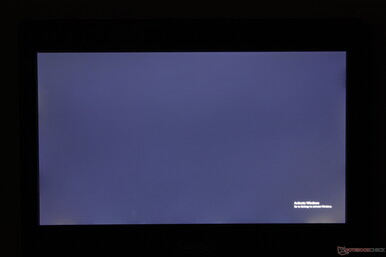 Moderate uneven backlight bleeding along the edges and corners
