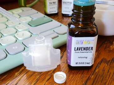 Add fewer drops of aromatic oils to reduce the scent strength. (Image source: Notebookcheck)