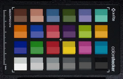 ColorChecker: The reference color is displayed in the lower half of each patch