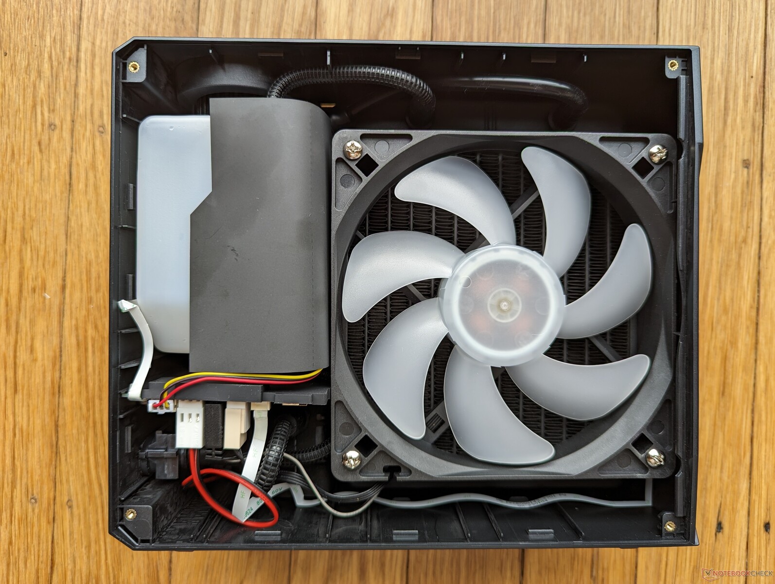 Water cooling a GeForce RTX 4090 laptop Eluktronics Liquid Propulsion