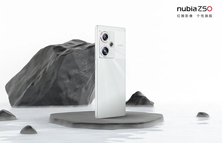 The Nubia Z50 is finished in black or white glass as well as in green vegan leather. (Source: Nubia)