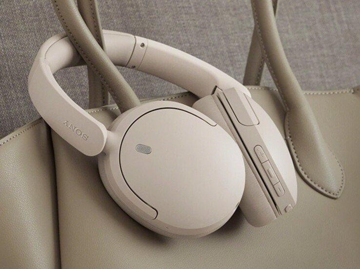 The Sony WH-CH730N in its Oat colourway.