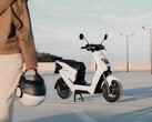 The Honda EM1 e: scooter has up to 48 km (~30 miles) range. (Image source: Honda)