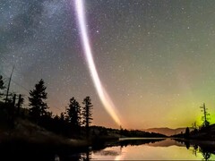 An image of the STEVE phenomenon (Image source: Dave Markel Photography; cropped)