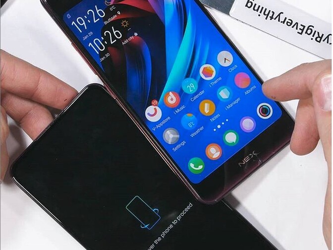 Vivo NEX Dual Display: A closer look at how the dual-display