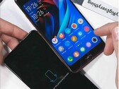 The rear-screen of the Vivo NEX Dual Display did not remain unscathed during JerryRigEverything's teardown. (Image source: zacksjerryrig)
