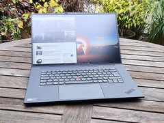 ThinkPad P1 Gen 7 165 Hz screen leads to lower battery life: Why did Lenovo not implement Dynamic Refreh Rate? (image source: Benjamin Herzig)