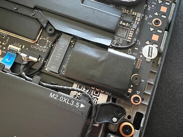 Replaceable M.2-2242 SSD