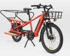 The Decathlon BTWIN R500E electric cargo bike is now available in red. (Image source: Decathlon)