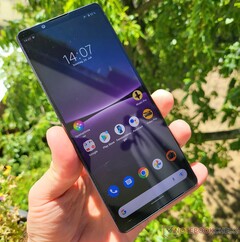 The Xperia 1 IV is an exceptional smartphone seemingly held back by the Snapdragon 8 Gen 1. (Image source: NotebookCheck)