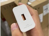 Honor's new alleged super-fast charger. (Source: Weibo)