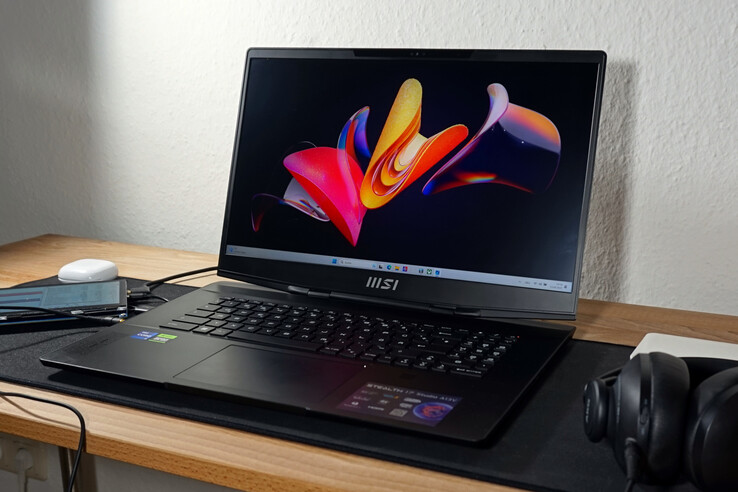 Opiniões - MSI Stealth 17 Studio A13VH-005ES Intel Core i9-13900H/32GB/2TB SSD/RTX 4080/17.3