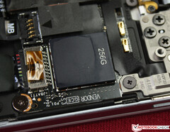 Soldered: Micron SSD 256 GB