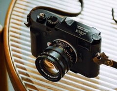 The Mandler 50 mm f/1.4 E46 Pre-ASPH draws on the design of an older Leica Summilux lens.