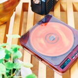 Relax Pixel Tunes combines modern features with a transparent retro design.